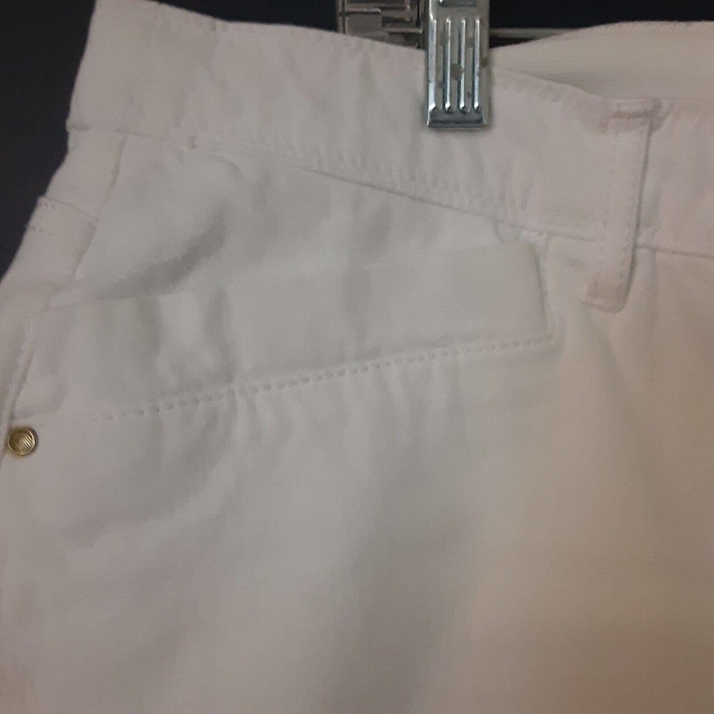 Chico's Sz3 White Denim Shorts Casual Comfort Versatile - Picture 2 of 6